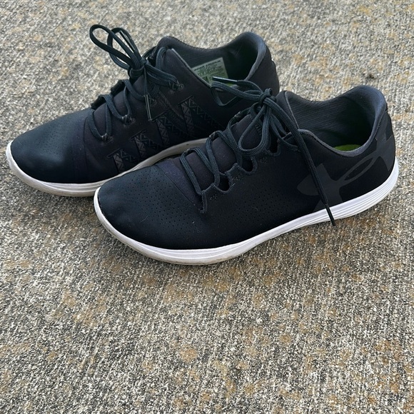 Under Armour Black Sneakers women’s size 7.5 - Picture 1 of 5